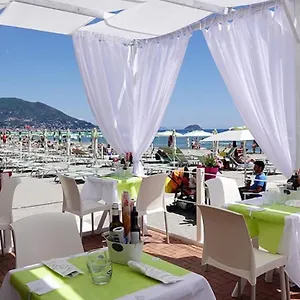 Splendid Mare Laigueglia