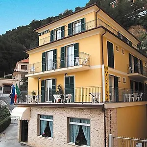 Adriana Hotel