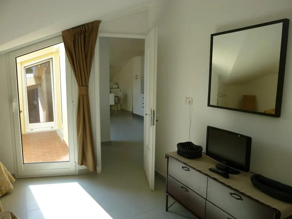 Cha Apartment Laigueglia 0*,